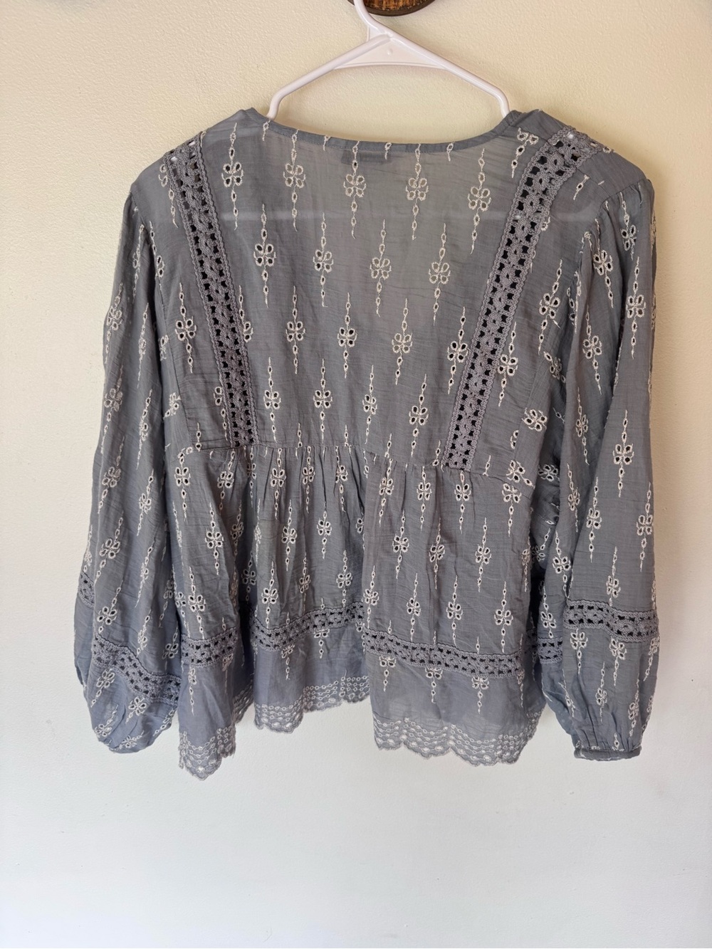 American Eagle blue eyelet Boho Lace-Trim Peasant Blouse size medium NEW! - Picture 10 of 11